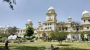 In a nod to stars over science, Lucknow University opens Jyotish centre to public