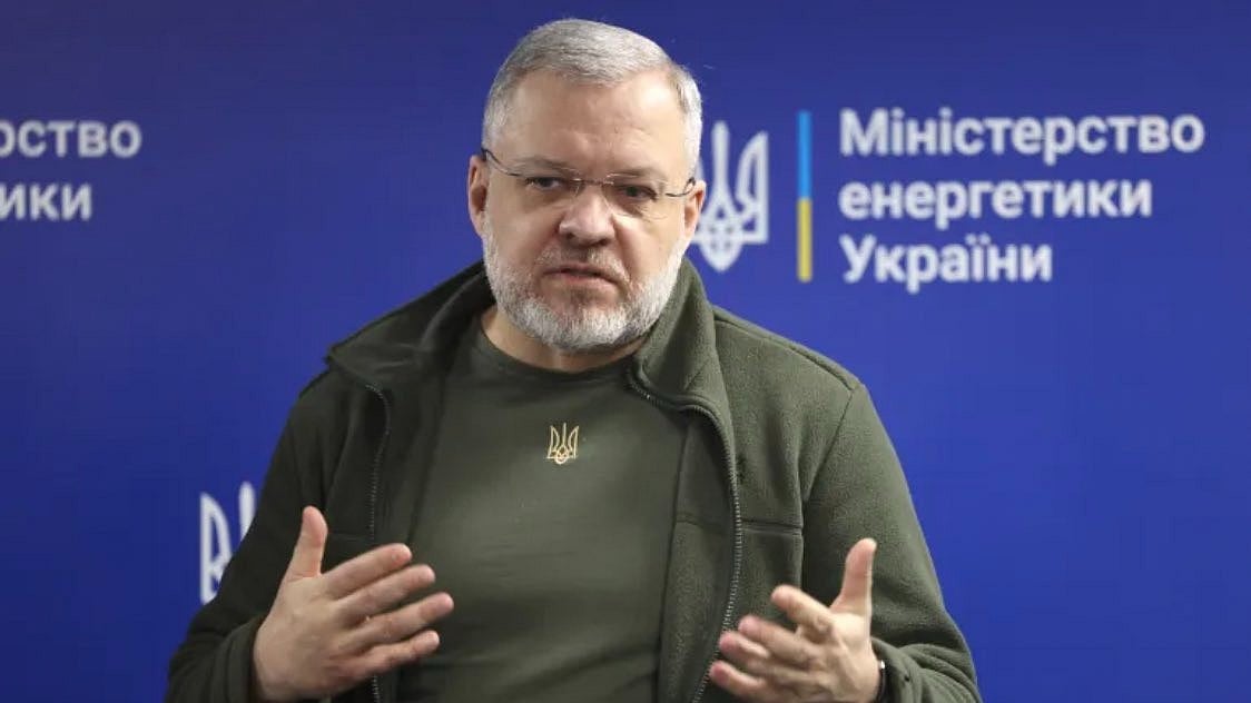 Ukraine’s anti-corruption bureau detains former energy minister at border