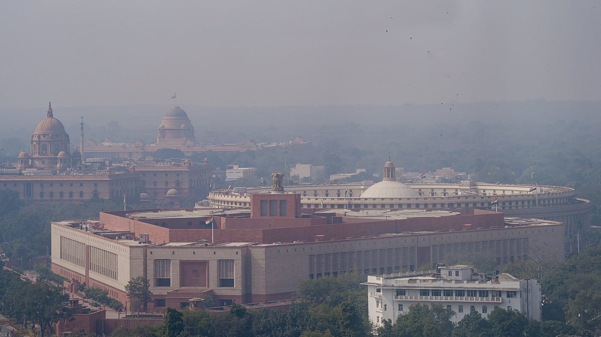 Delhi air remains ‘poor’; unseasonal heat adds to discomfort