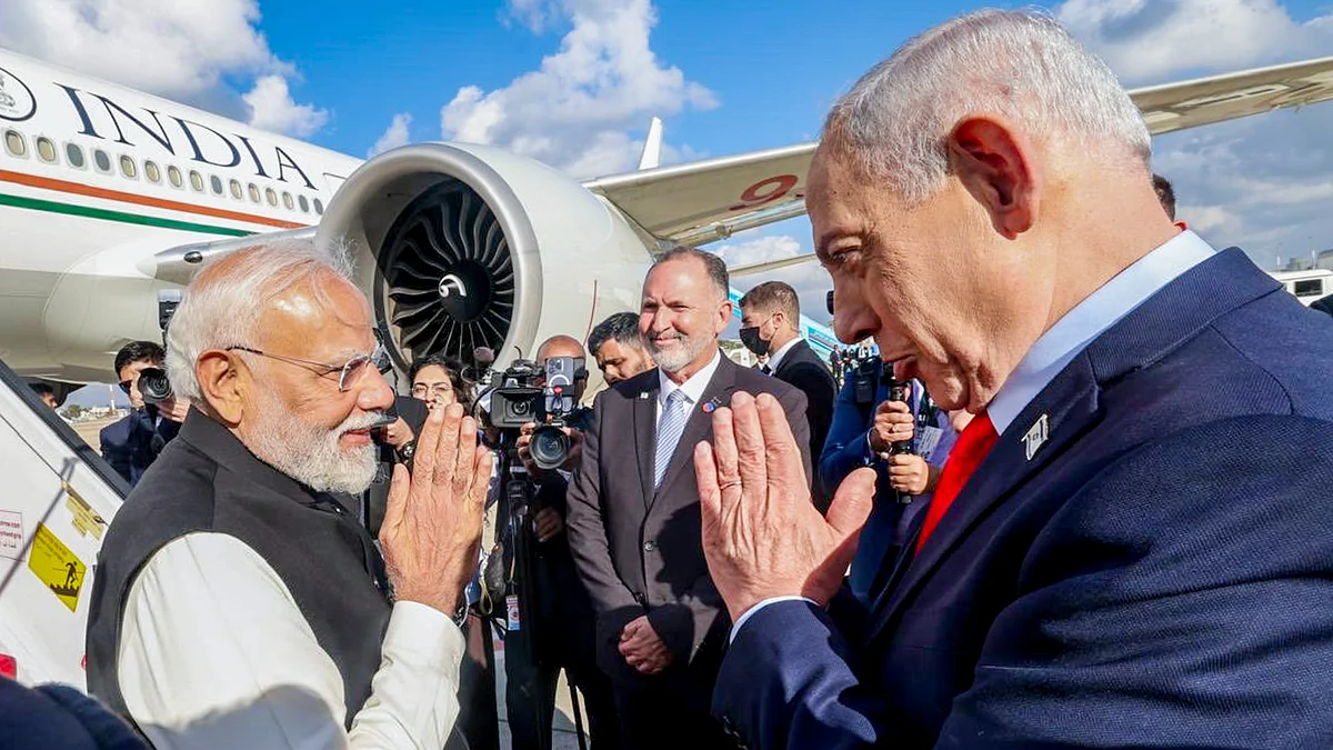 Modi being greeted by his Israeli counterpart Netanyahu as he concludes his visit to Israel.