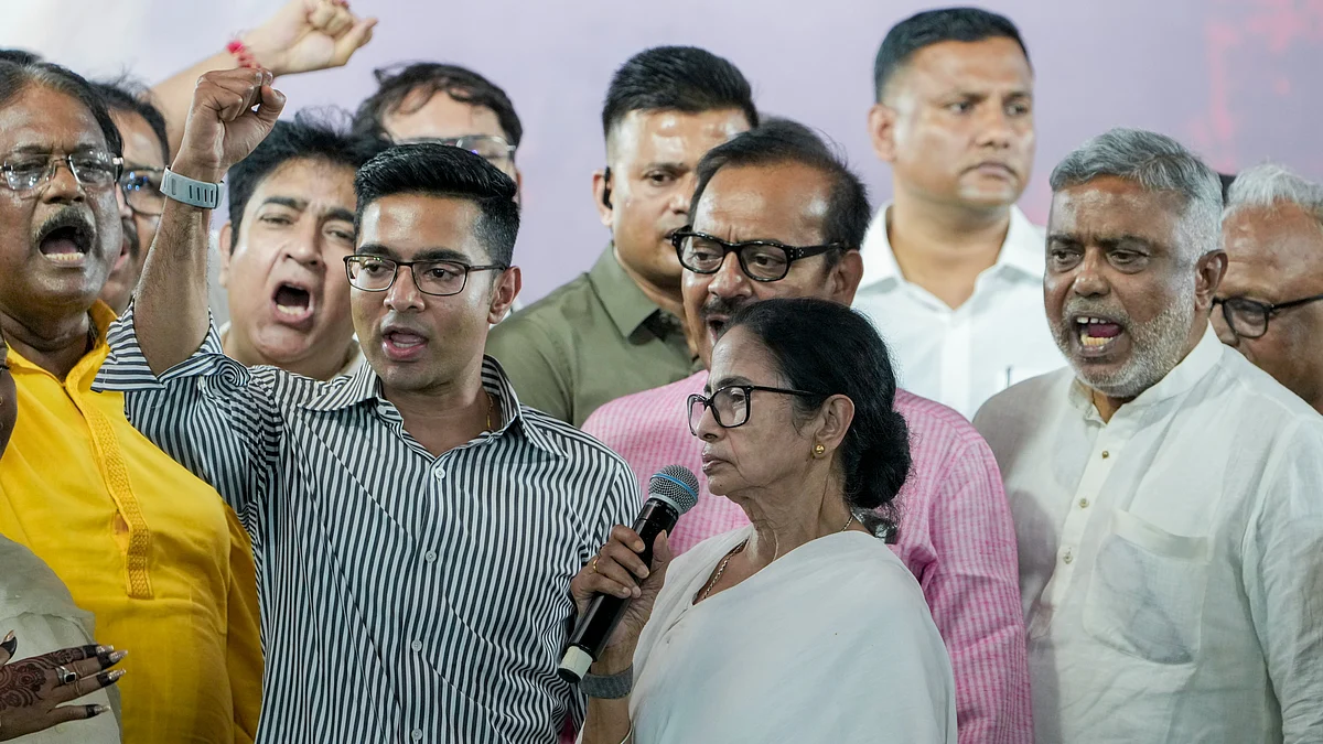 TMC leaders Abhishek and Mamata Banerjee with other party leaders.