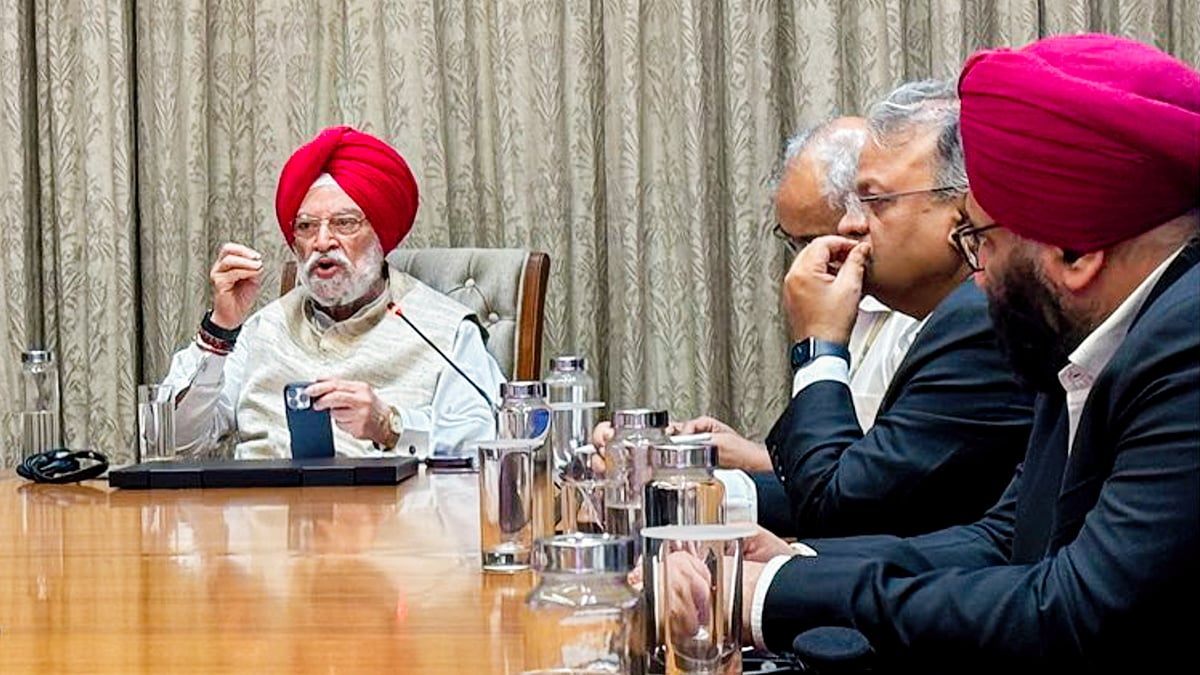 Hardeep Singh Puri chairs an informal interaction on energy supply, in New Delhi, 10 March