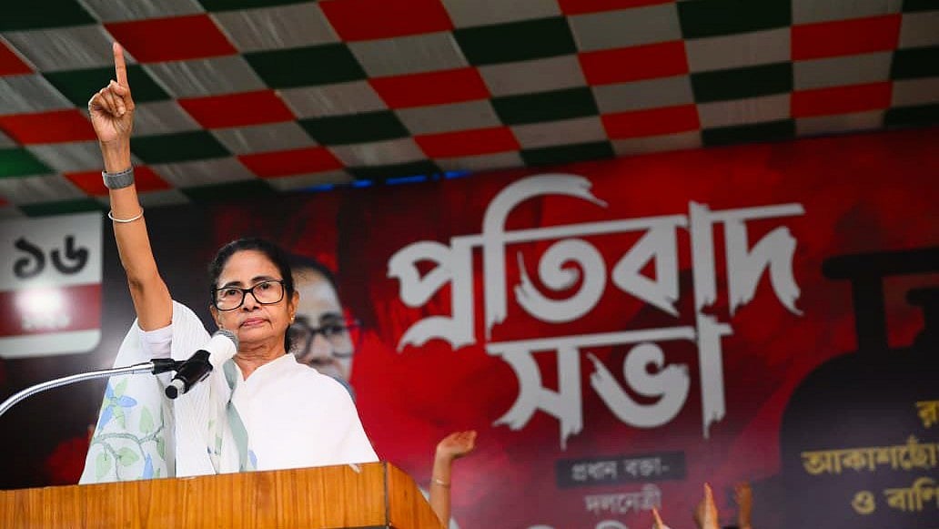 Mamata slams ECI’s midnight reshuffle as ‘anti-Bengali, anti-women’; Oppn divided