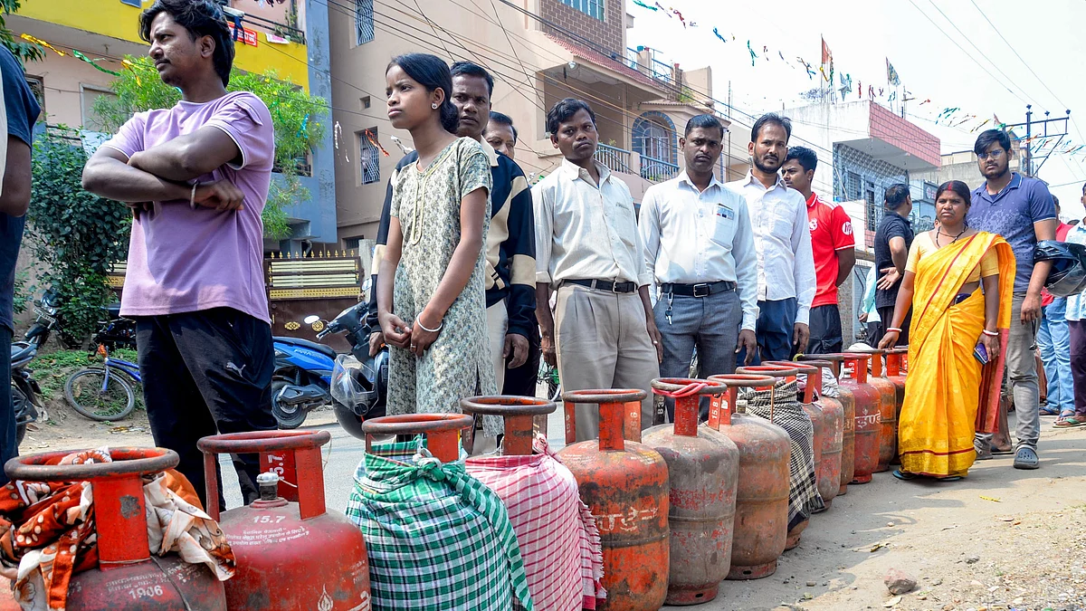 Maharashtra introduces kerosene as alternative fuel amid LPG shortage