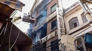 Delhi: BJP, AAP leaders clash in Palam after fire killed 9