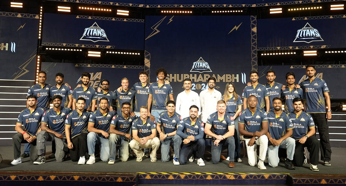 Gujarat Titans squad strikes a pose for the album