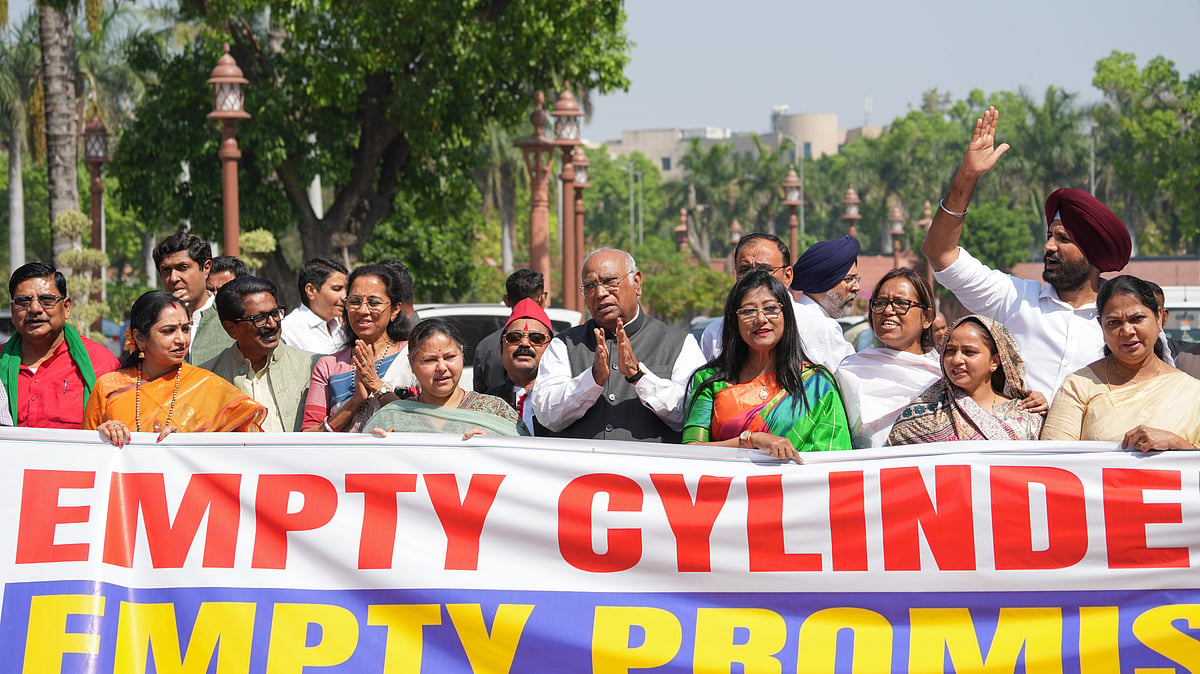 LPG crisis: 'Empty cylinders, empty promises', say Opposition MPs