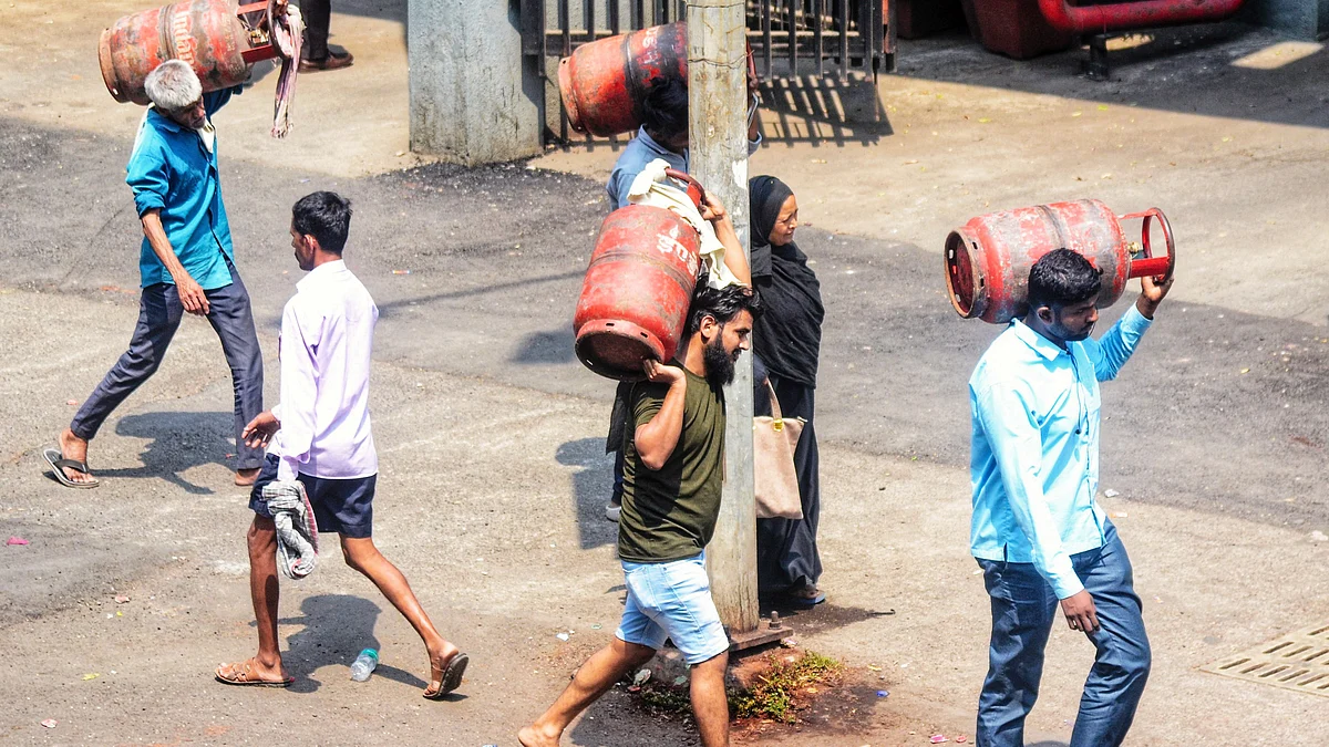As LPG deadline looms, Indians wonder where PNG access will come from