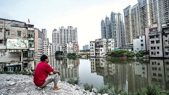 Book review: Life in the villages of a megalopolis