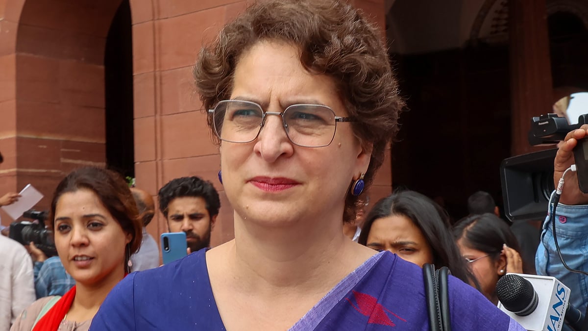 Not right to play politics over war: Priyanka Gandhi attacks Narendra Modi