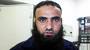 LeT handler Shabir Ahmed Lone arrested in Delhi; foreign currency, SIM card seized