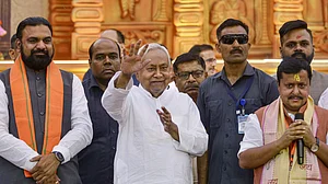 Bihar: Nitish resignation draws emotional response; RJD says 'forced to quit'