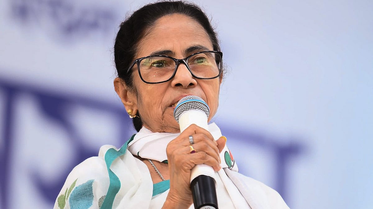 Mamata Banerjee addresses a gathering in Raniganj.