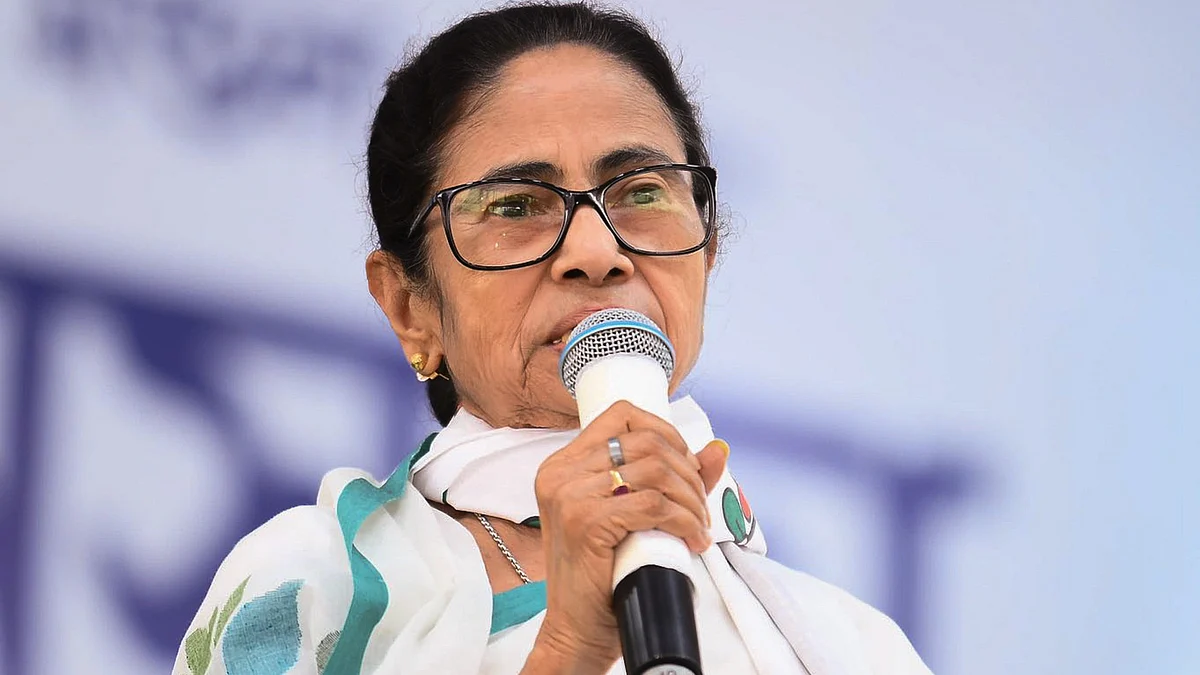 Mamata Banerjee addresses a gathering in Raniganj.