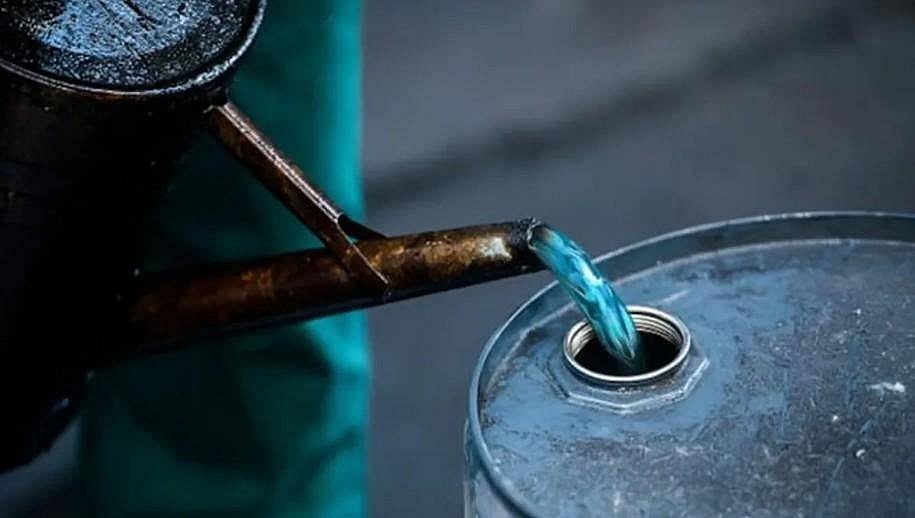 LPG shortage in UP's Bareilly drives residents back to kerosene stoves, lanterns