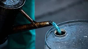 LPG shortage in UP's Bareilly drives residents back to kerosene stoves, lanterns