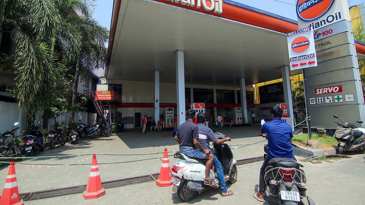 Retail prices of petrol and diesel in India have remained unchanged since April 2022. 