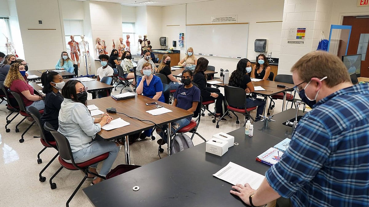 Indian students' enrolment in US drops 6.9 pc: Govt tells Rajya Sabha