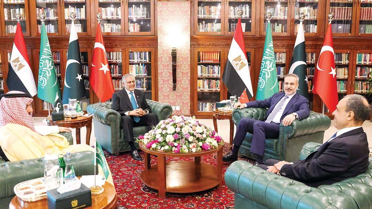Foreign ministers of Saudi Arabia, Pakistan, Turkey and Egypt discuss an end to the war in West Asia