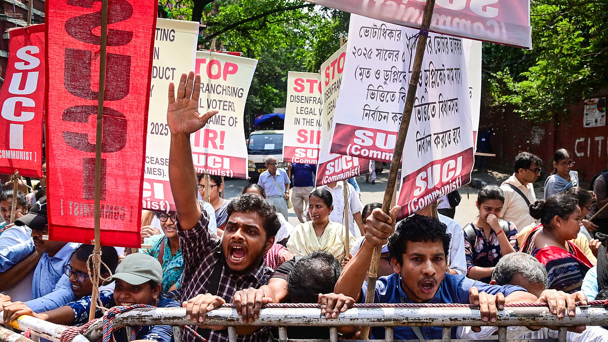 SUCI members protest in front of the CEO office over SIR, in Kolkata, 1 April 