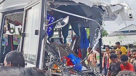 Alwar: Three killed, 33 hurt in bus-truck collision on Delhi-Mumbai Expressway