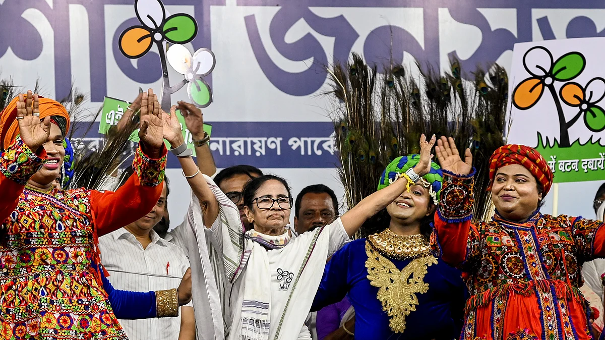 Mamata Banerjee at a campaign rally in Jorasanko