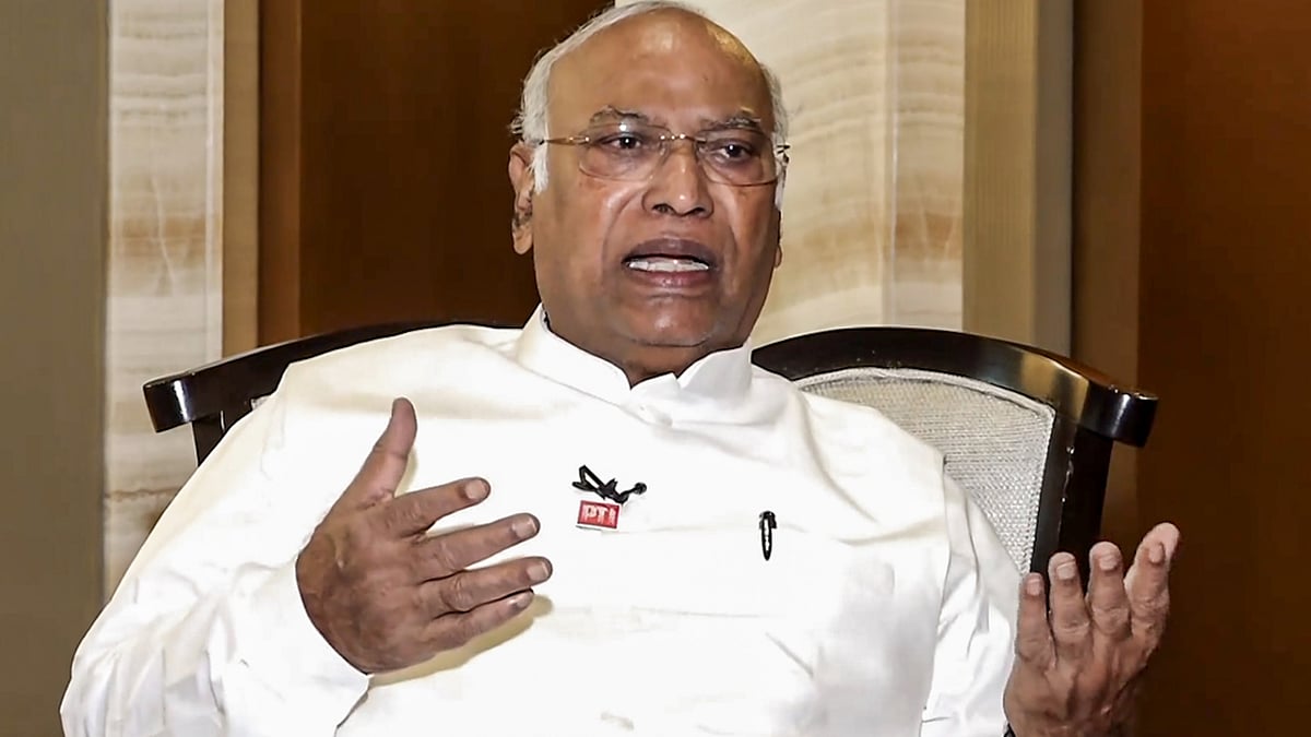 Kharge urges Bengal voters to follow Constitution, uphold spirit of democracy