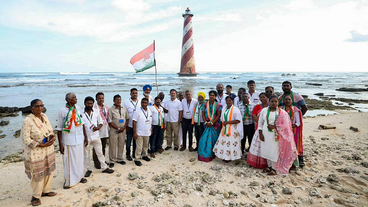 Rahul Gandhi with party workers in Andaman and Nicobar Islands.