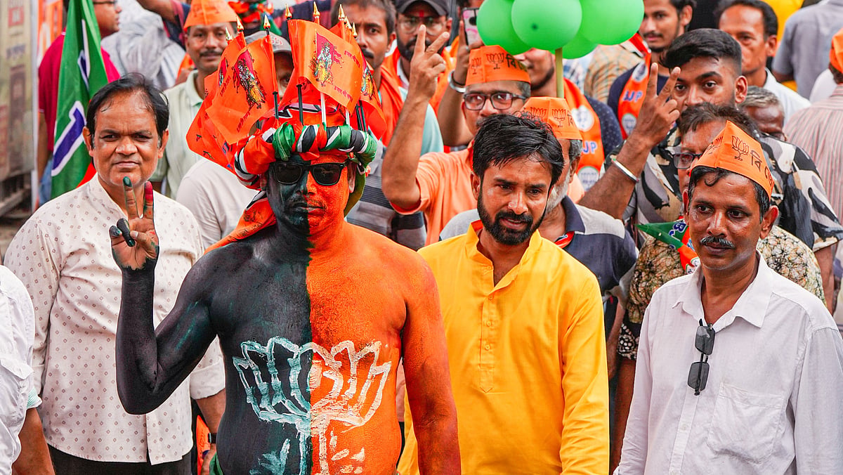 BJP supporters at an election campaign rally in Kolkata, 27 April