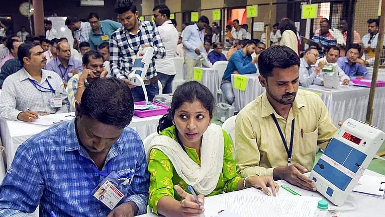 Visuals from a counting centre 