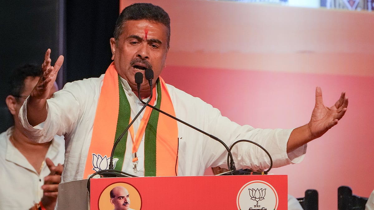 Suvendu Adhikari addresses the gathering at the BJP legislature party meeting, in Kolkata, 8 May