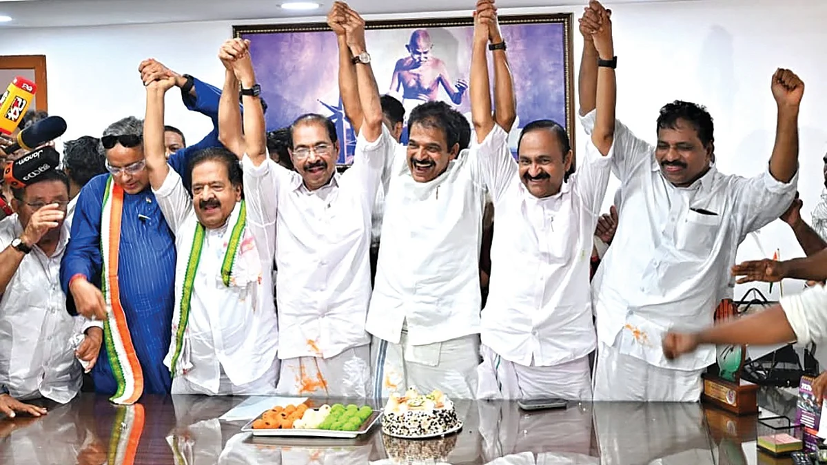 Congress leaders celebrate the UDF victory in Kerala