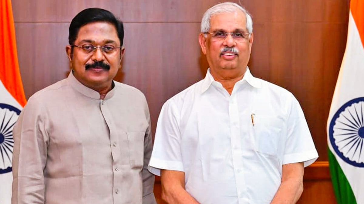 TN governor Rajendra V. Arlekar with AMMK chief Dhinakaran in Chennai, 8 May