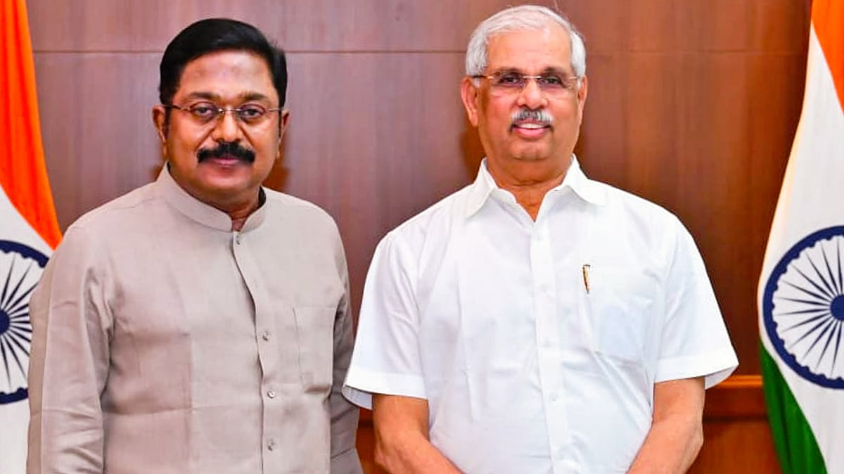 TN governor Rajendra V. Arlekar with AMMK chief Dhinakaran in Chennai, 8 May
