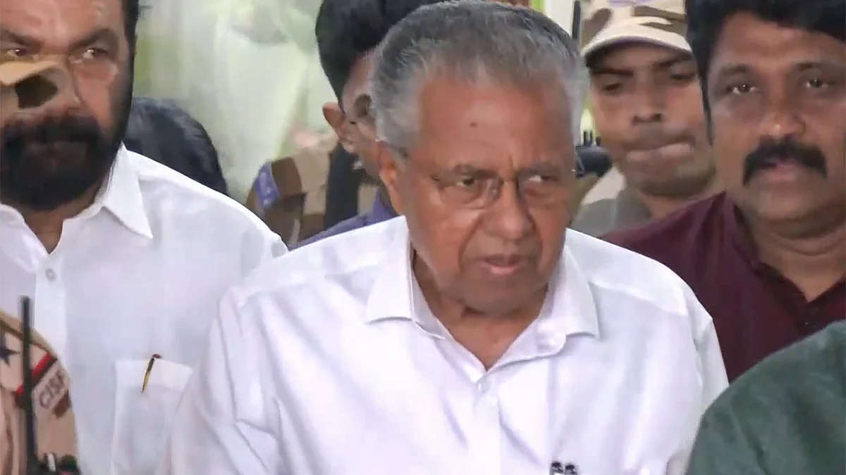 Pinarayi Vijayan arrives at Thiruvananthapuram airport. 