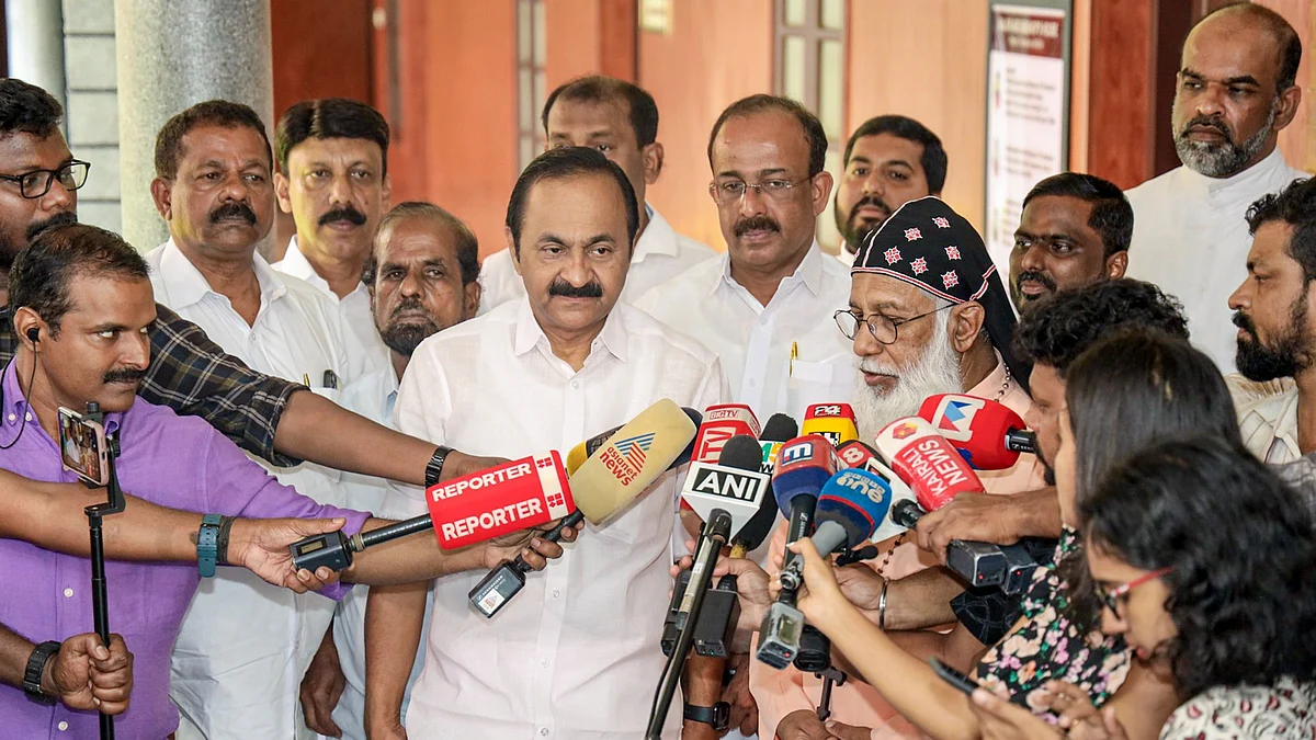VD Satheesan during a meeting with Syro-Malankara Catholic Church's Major Archbishop