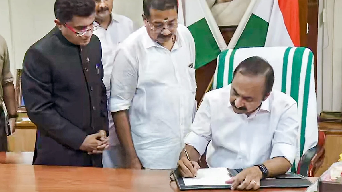 New CM V.D. Satheesan takes charge at the secretariat in Thiruvananthapuram, 18 May