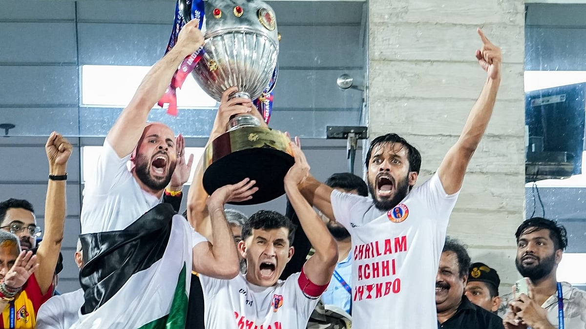 East Bengal fans in jubilation with ISL trophy
