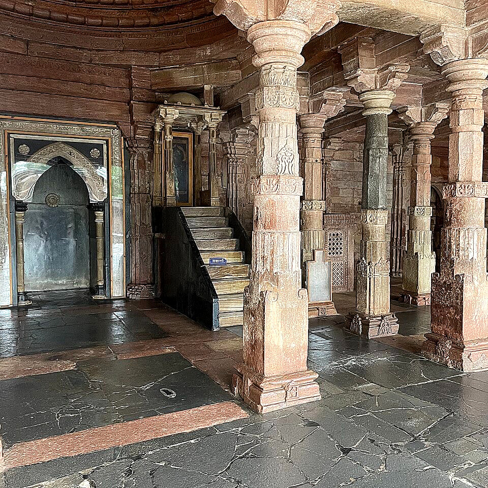 Interior of the prayer hall of Kamāl Maula, showing the mihrab and minbar