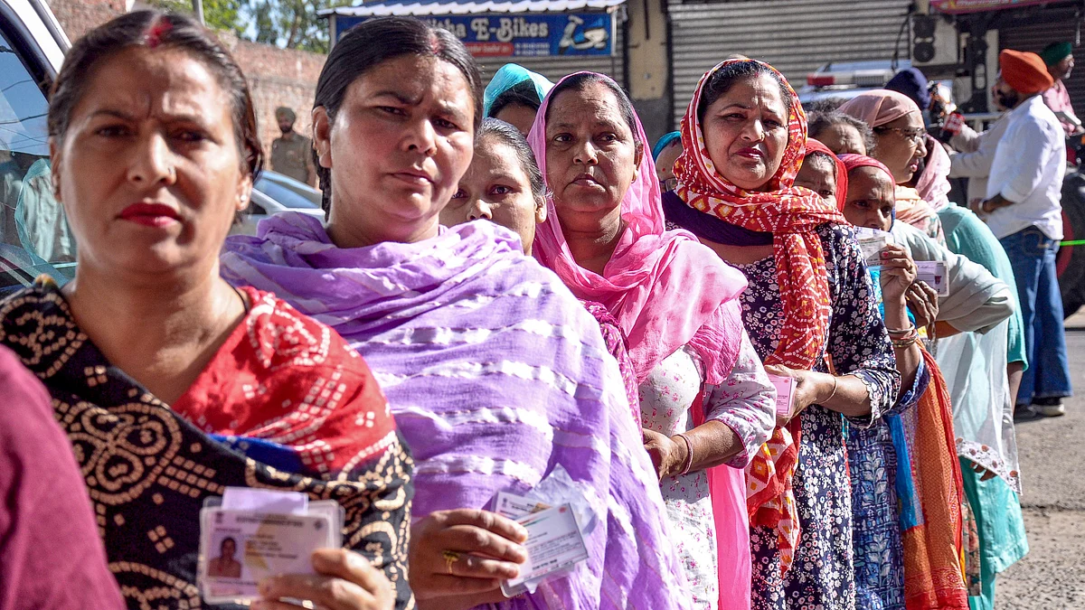 Long queues at a polling station during the civic elections in Punjab
