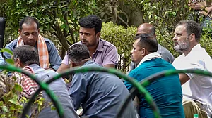 Rahul Gandhi with the auto drivers