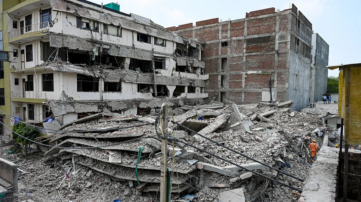 Videos circulating on social media showed the moment the structure collapsed.