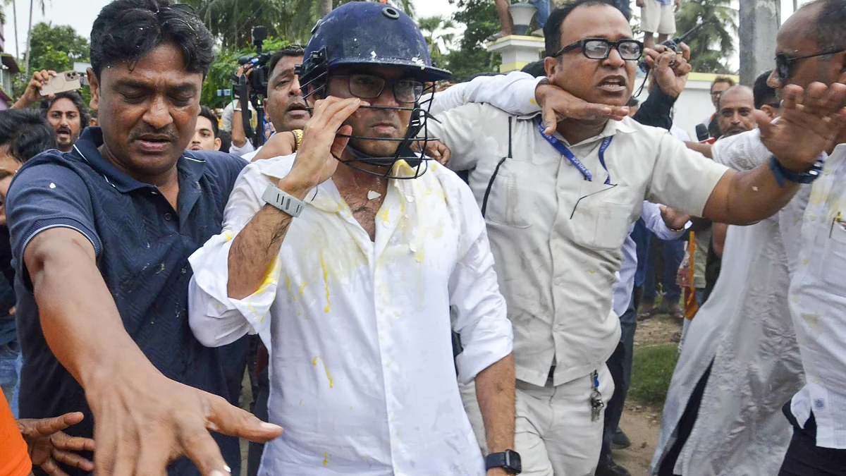 Abhishek Banerjee attacked by local residents in Sonarpur.