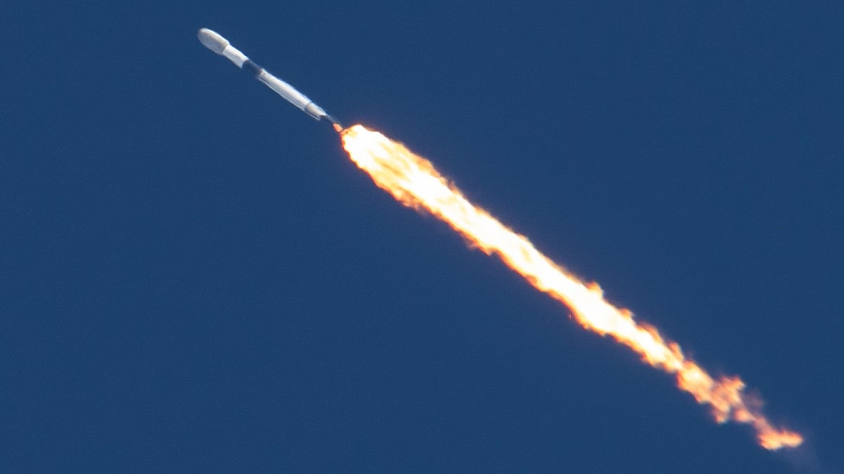 Falcon 9 launches 24 
@Starlink
 satellites from California