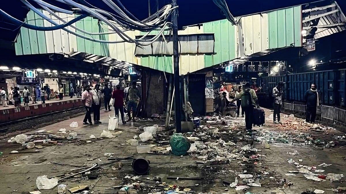 Stop evicting hawkers from Bengal's railway stations: CPI(ML)-L to Vaishnaw