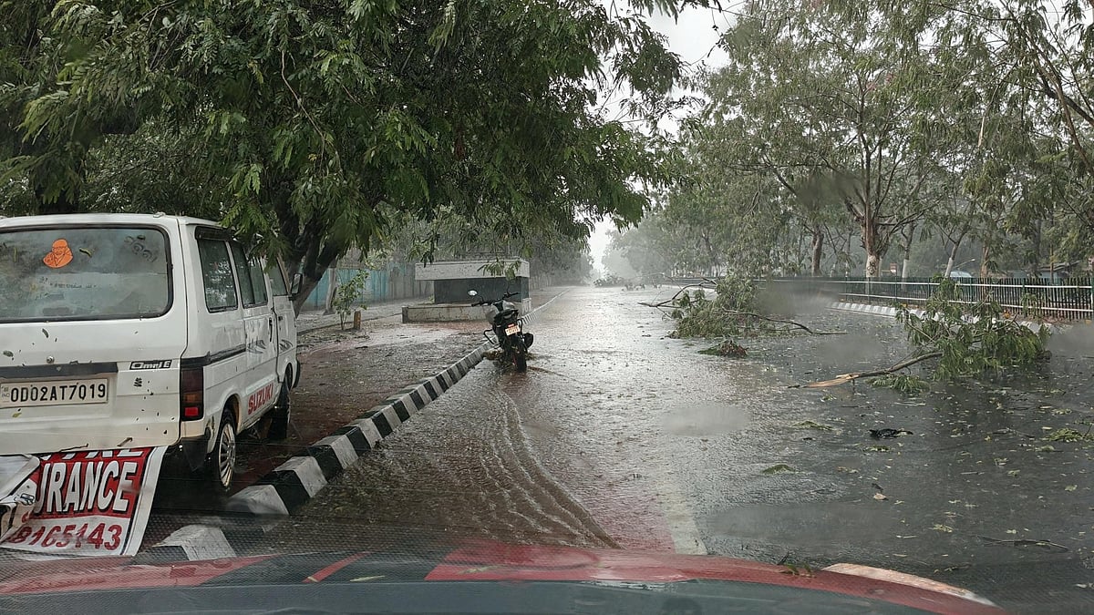 Bhubaneswar drenched as a powerful nor’wester unleashes heavy rain and strong winds.