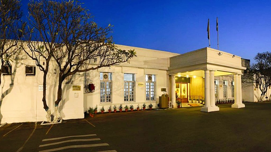 The main building of Delhi Gymkhana Club