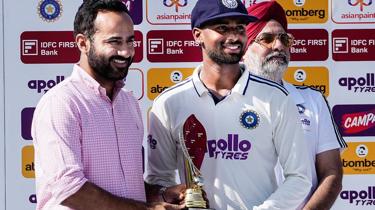 Manav Suthar receives the player of the match award, 8 June