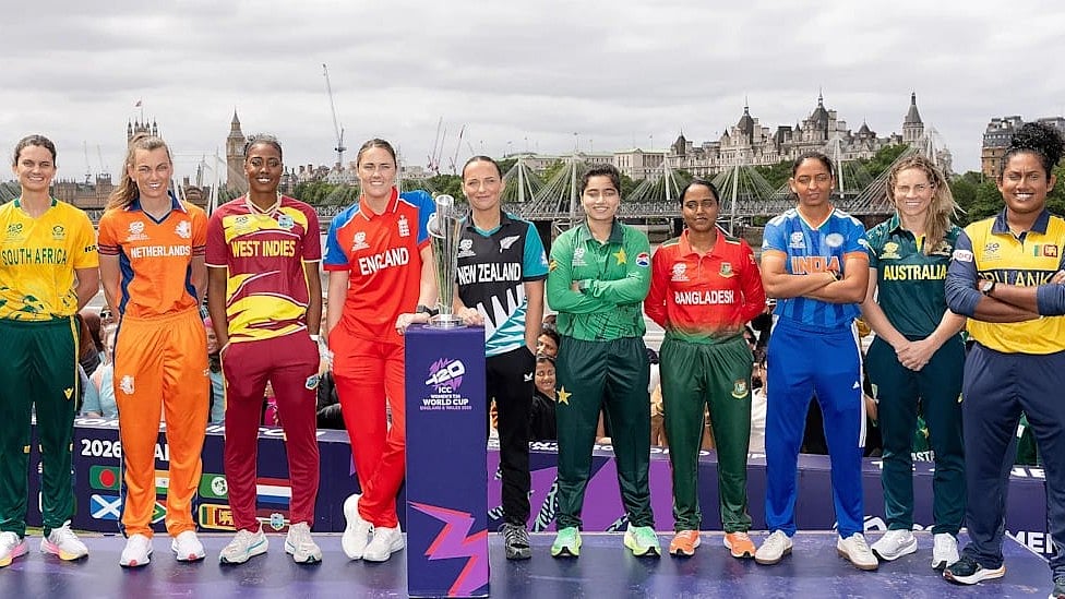 Captains' day out: Harmanpreet is third from right
