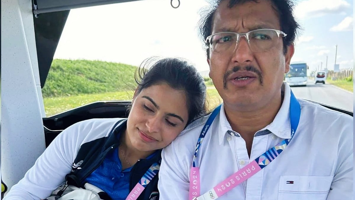 Jaspal Rana with Manu Bhaker after the day's campaign during 2024 Paris Olympics